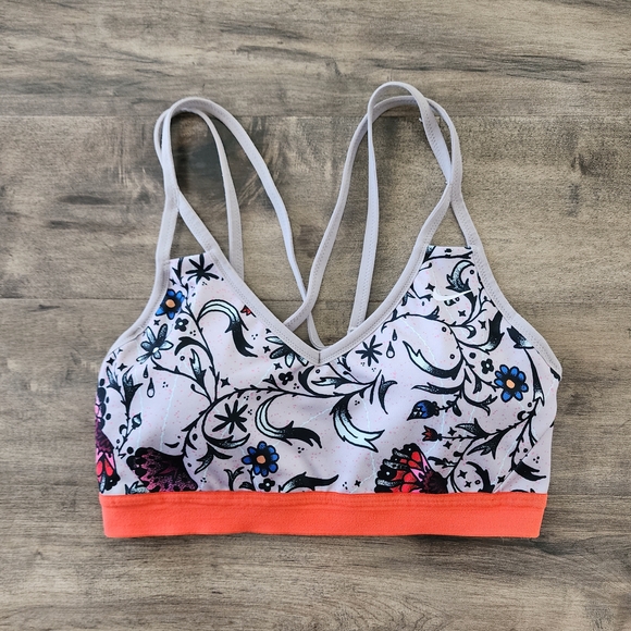 Nike Indy Sports Bra Medium Dri-Fit NWOT Tattoo Print - Picture 1 of 14